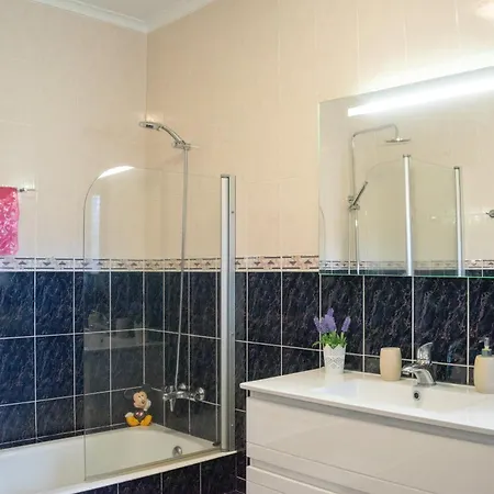 Passadicos Alojamentos & Jacuzzi - *